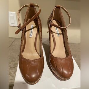 Charles David Tinge 5 Inch Wedge Size 8